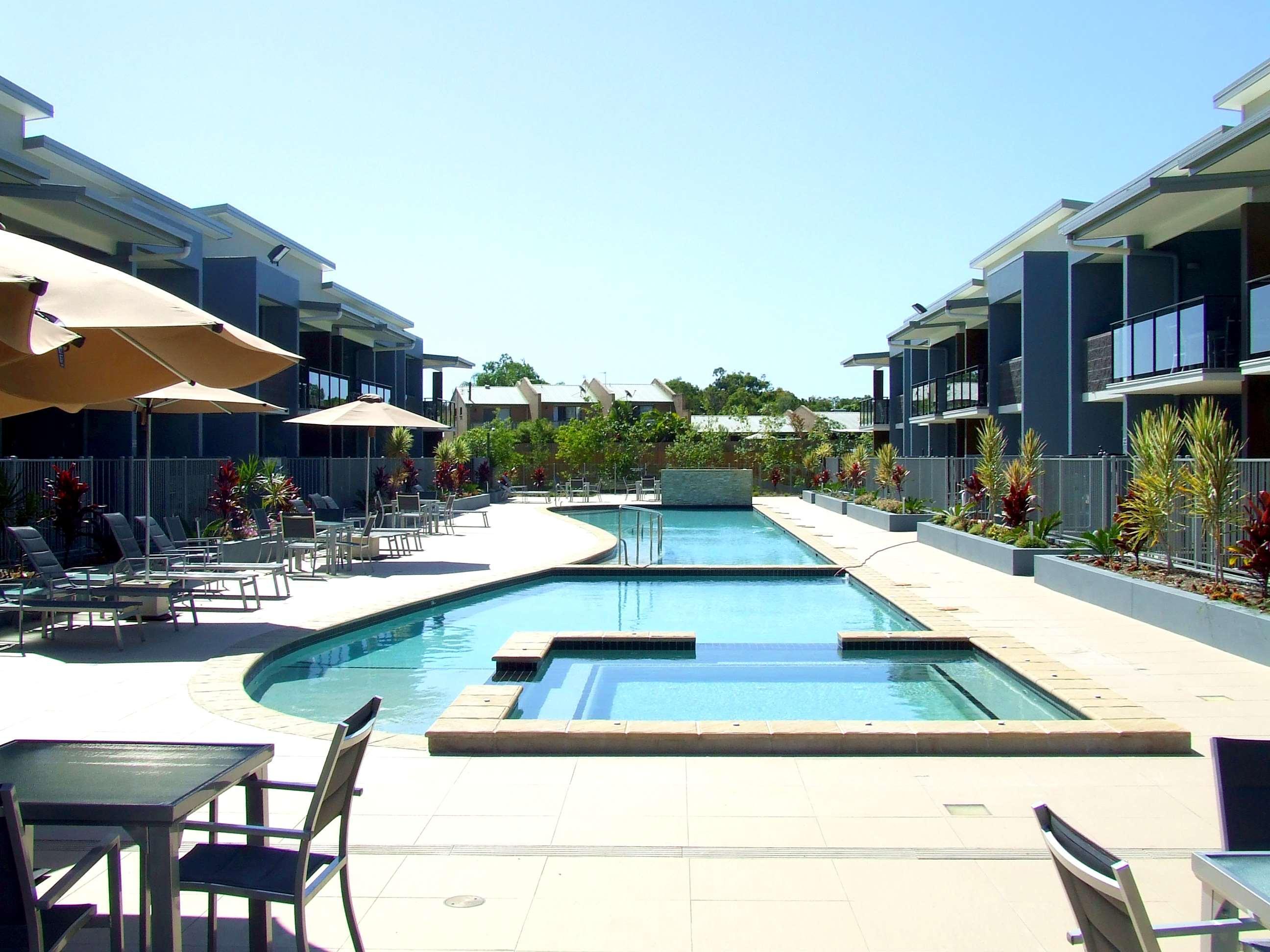 Ramada By Wyndham Hervey Bay Luaran gambar The pool at the Mantra on Saltwater Island