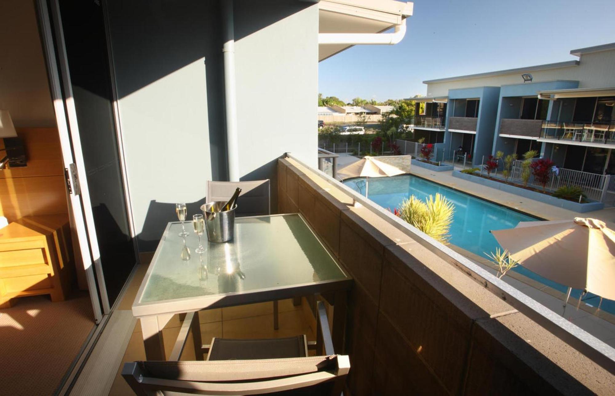 Ramada By Wyndham Hervey Bay Luaran gambar A balcony
