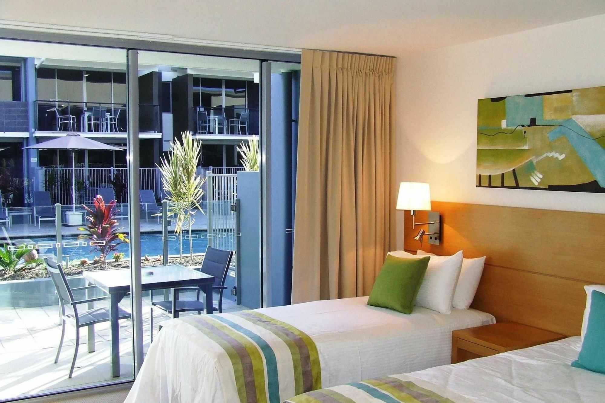 Ramada By Wyndham Hervey Bay Luaran gambar A room at the Mantra Crown Towers