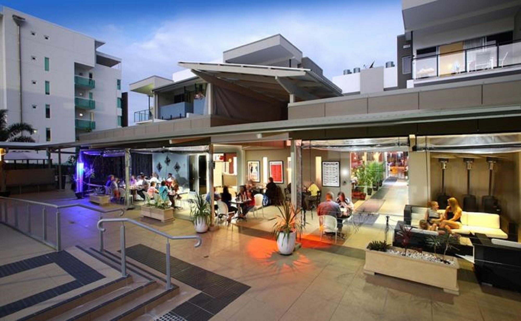 Ramada By Wyndham Hervey Bay Luaran gambar The Village, 2010